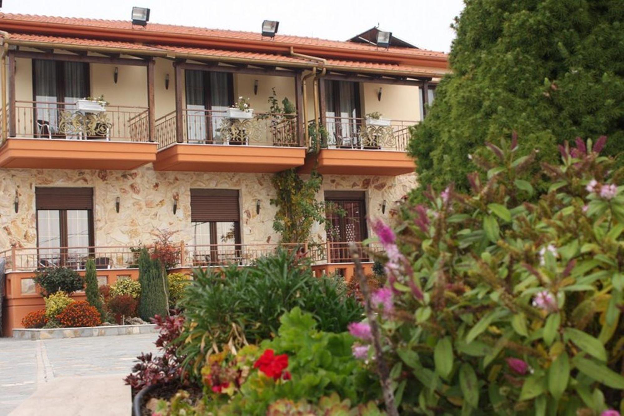Lozitsi Hotel Veria  Bagian luar foto